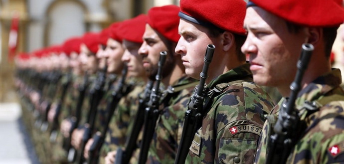 Воюют все: можно ли в Швейцарии отказаться от службы в армии | Европейская  правда