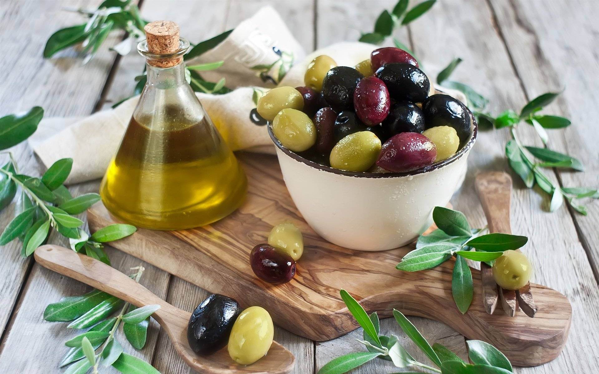 Можно ли кошкам есть маслины. почему коты любят оливки? стоит ли угощать питомца оливками