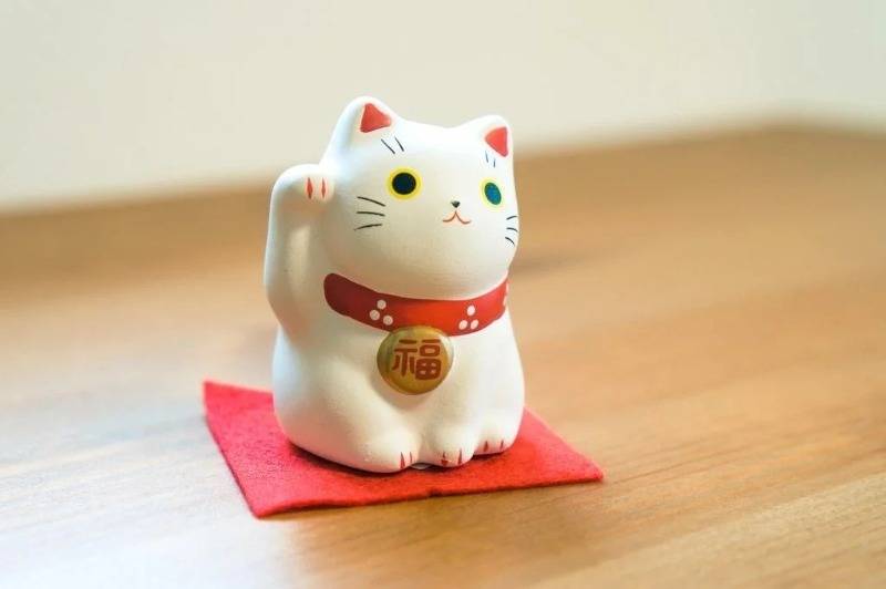Японский талисман манеки неко - манящая кошка | красота спасет мир?
